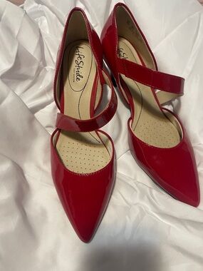 Life Stride Red Patent Mary Jane Pointed Toe Heels